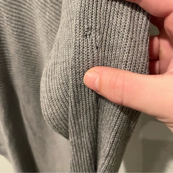 Women's Trouve Grey Long Sleeve Knit Crewneck Sweater Size XS - Picture 6 of 6